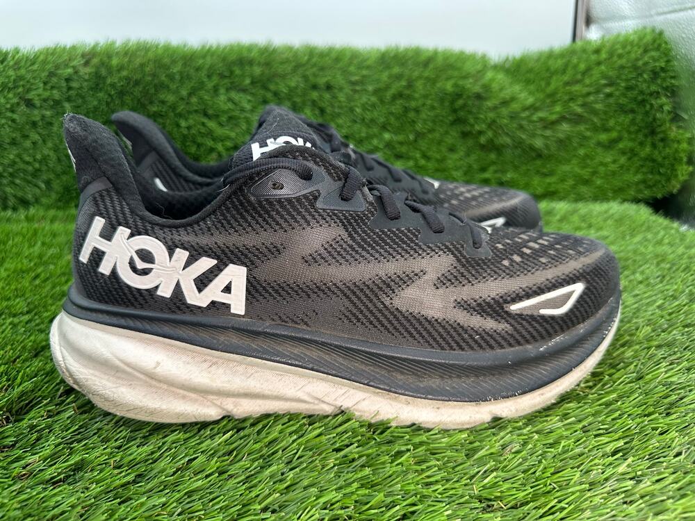 Hoka One One Clifton 9 1127895-BWHT Athletic Sneaker Mens 9D Black Knit Training